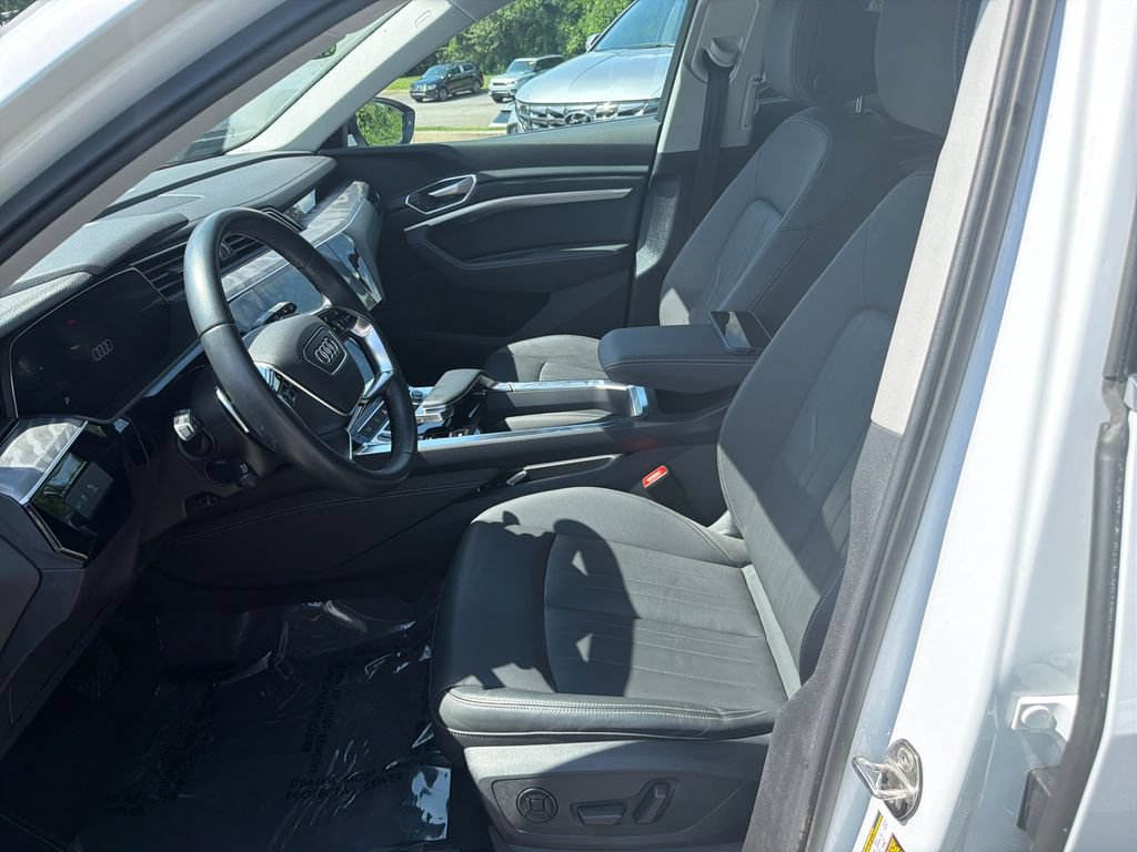 Used 2022 Audi e-tron Premium AWD/4WD image 9