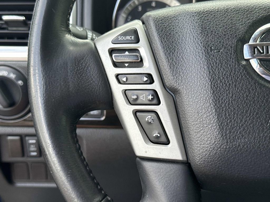 Used 2018 Nissan Titan SV w/ SV Convenience Package RWD image 30