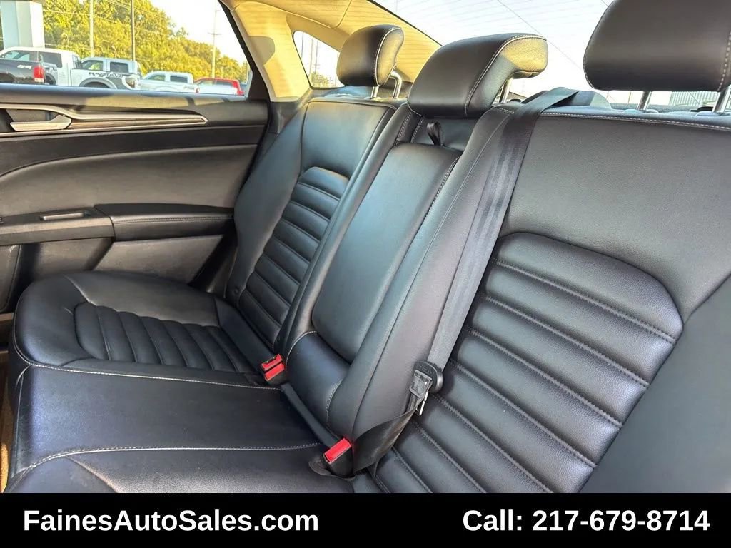 Used 2019 Ford Fusion SEL FWD image 39