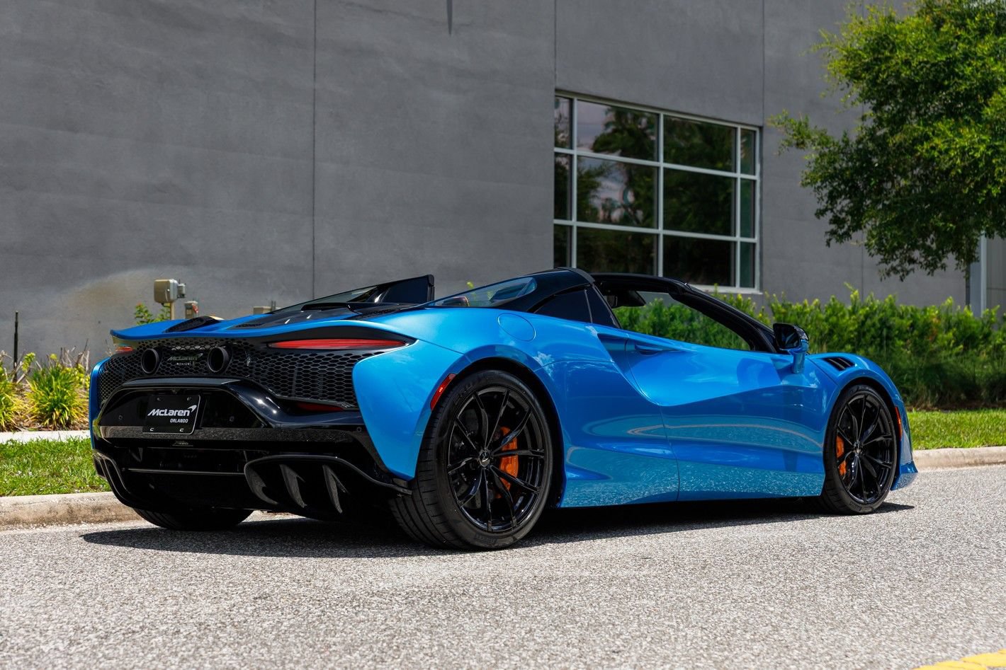New 2026 McLaren Artura Spider RWD image 31