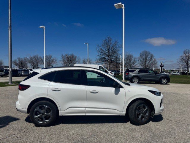 Used 2023 Ford Escape ST-Line w/ Tech Pack #1 AWD/4WD image 9