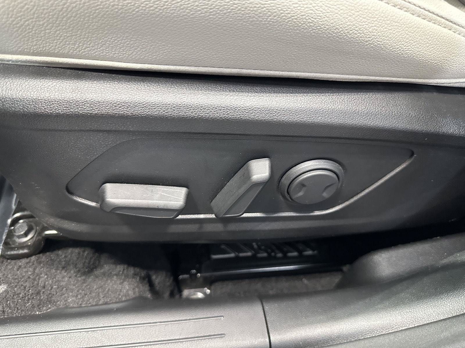 Certified 2024 Hyundai Tucson Limited AWD/4WD image 17