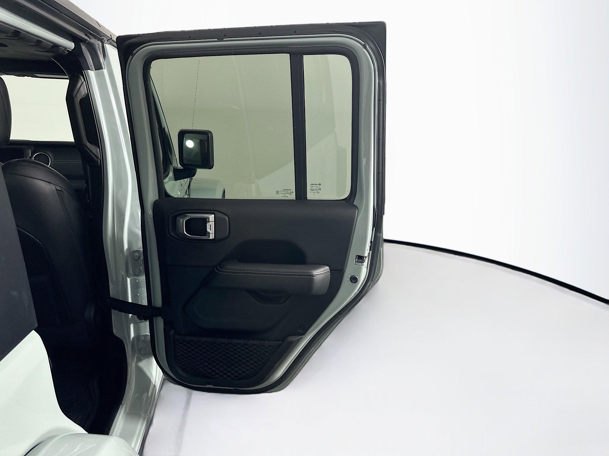 Used 2023 Jeep Wrangler Unlimited Sahara AWD/4WD image 30