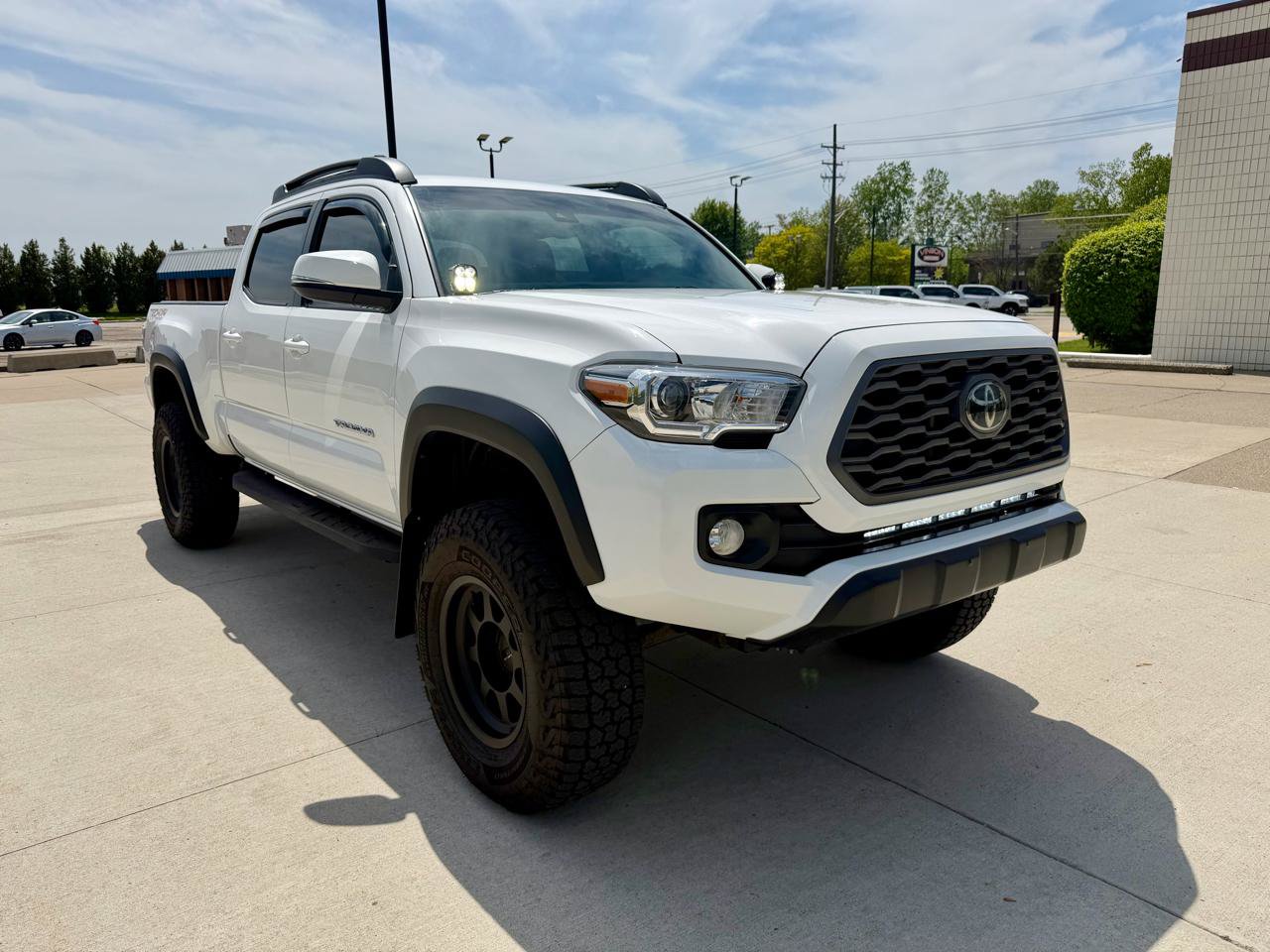 Used 2021 Toyota Tacoma TRD Off-Road w/ Technology Package AWD/4WD image 5