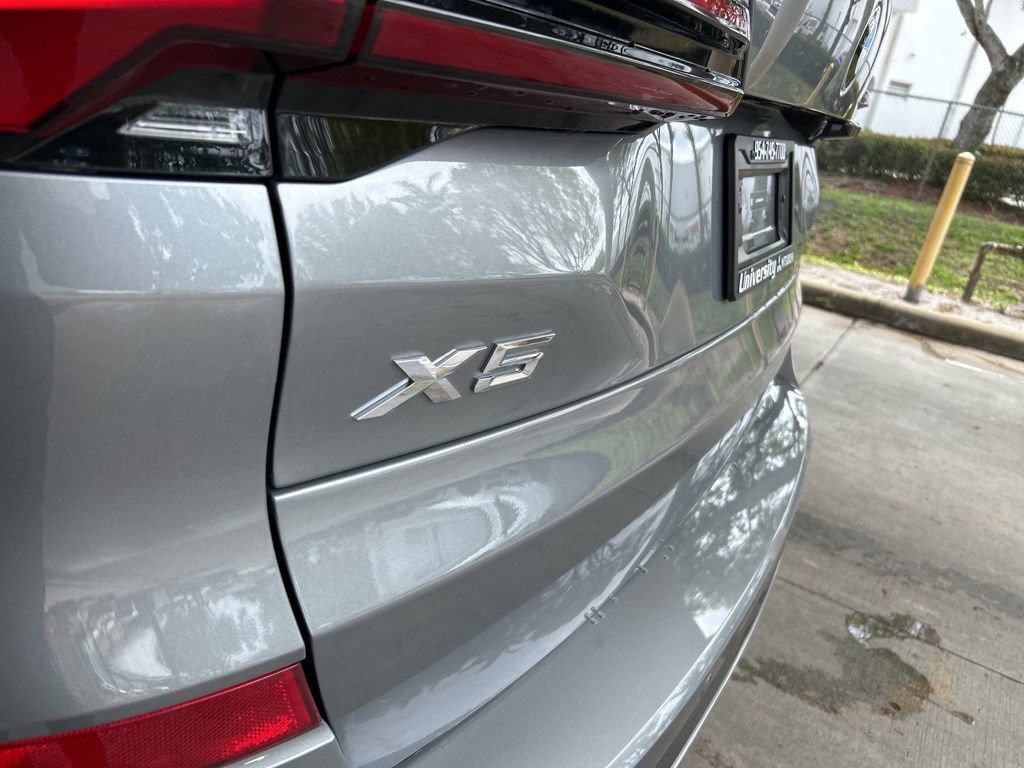 Used 2025 BMW X5 xDrive40i w/ M Sport Package image 19