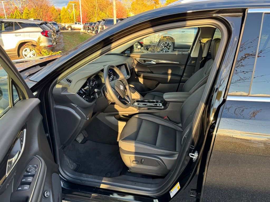 Used 2022 Buick Envision Essence w/ Safety Package image 11