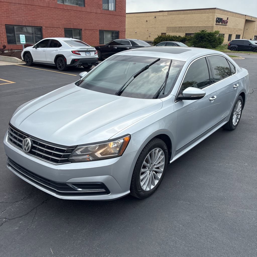 Used 2017 Volkswagen Passat 1.8T SE FWD image 1