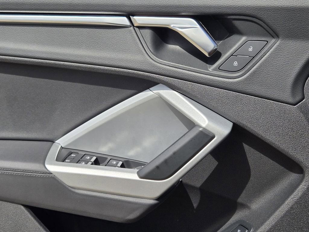 Certified 2023 Audi Q3 2.0T Premium Plus w/ Premium Plus Package image 30