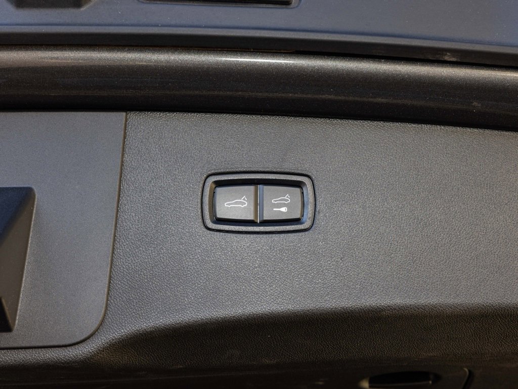 Used 2024 Porsche Cayenne Coupe image 53