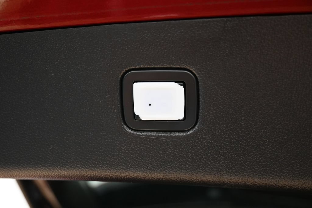 Used 2019 Chevrolet Blazer Premier w/ Sun and Wheels Package FWD image 16