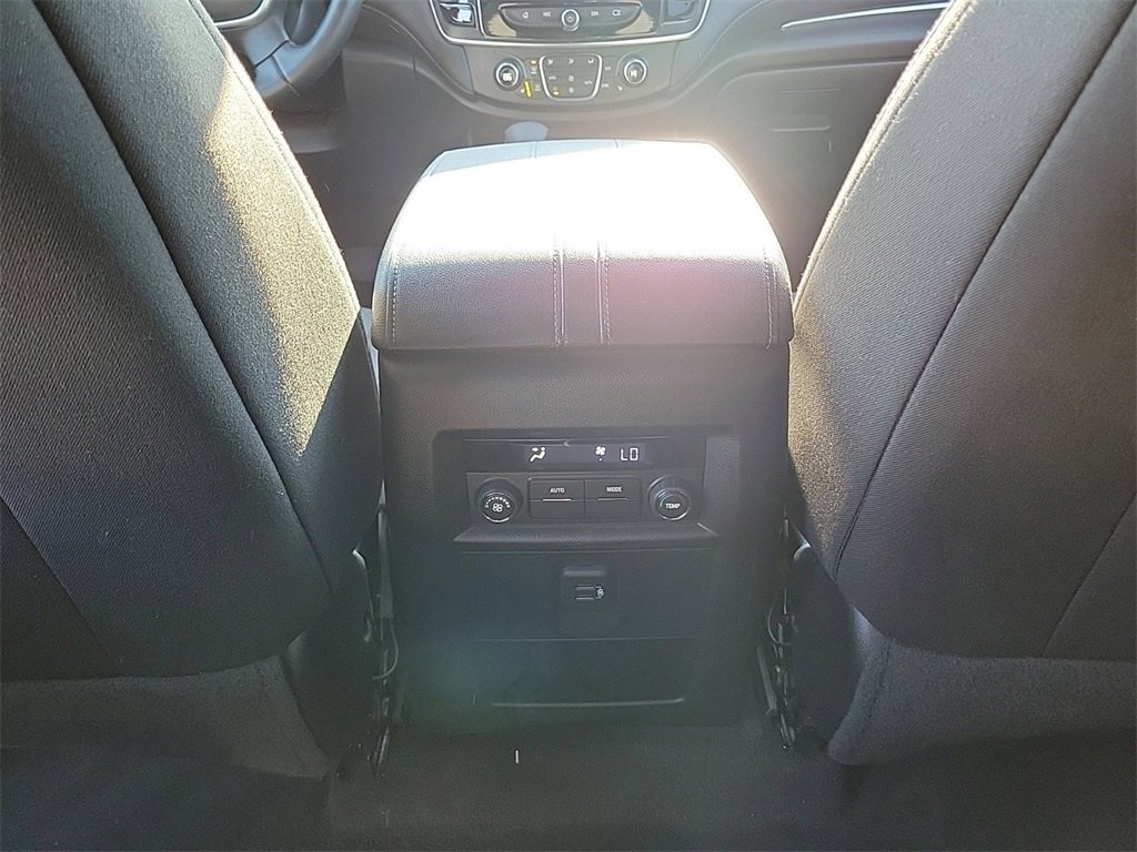 Used 2023 Chevrolet Traverse LT image 10