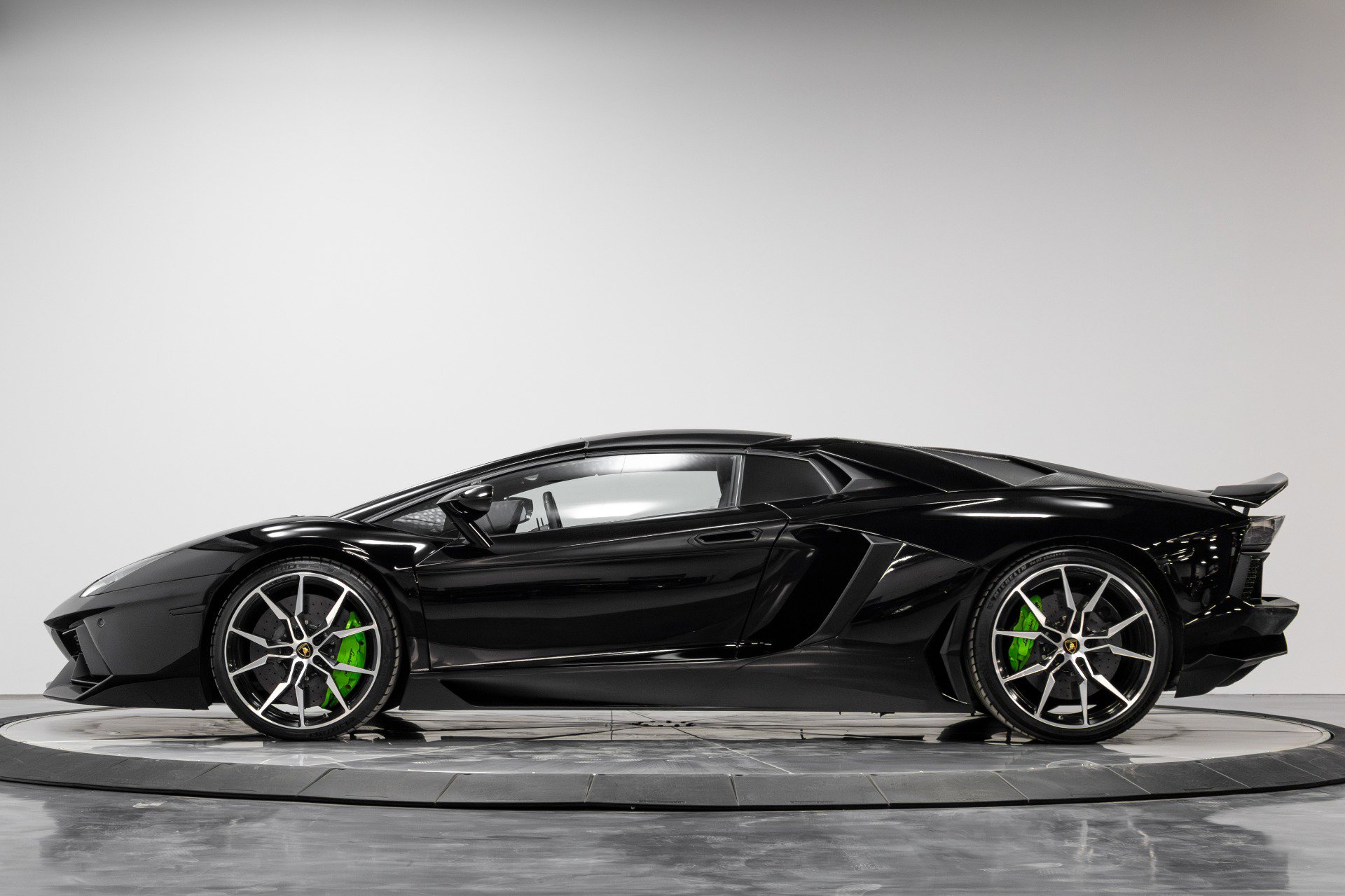 Used 2015 Lamborghini Aventador LP 700-4 image 27