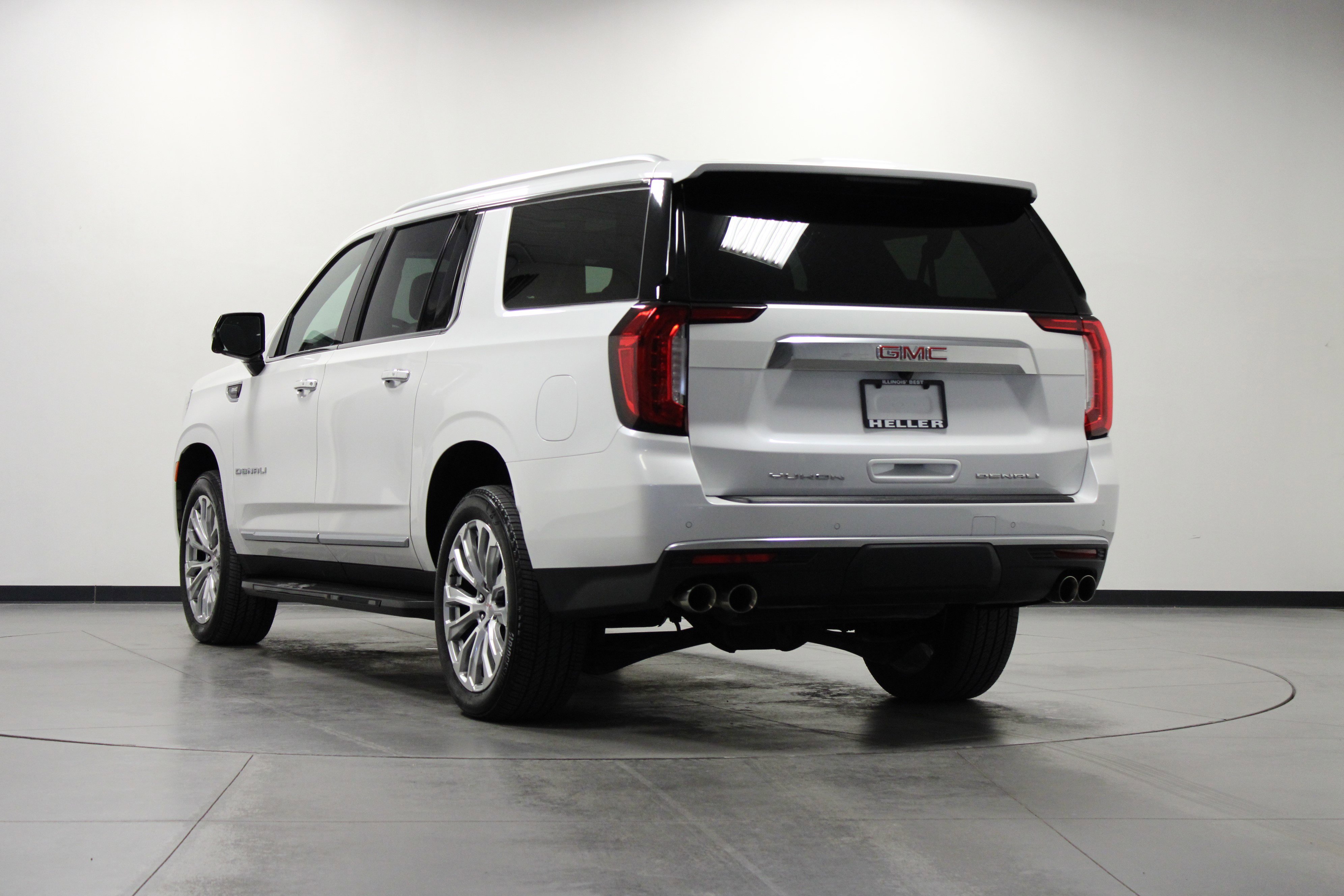 Used 2024 GMC Yukon XL Denali image 6