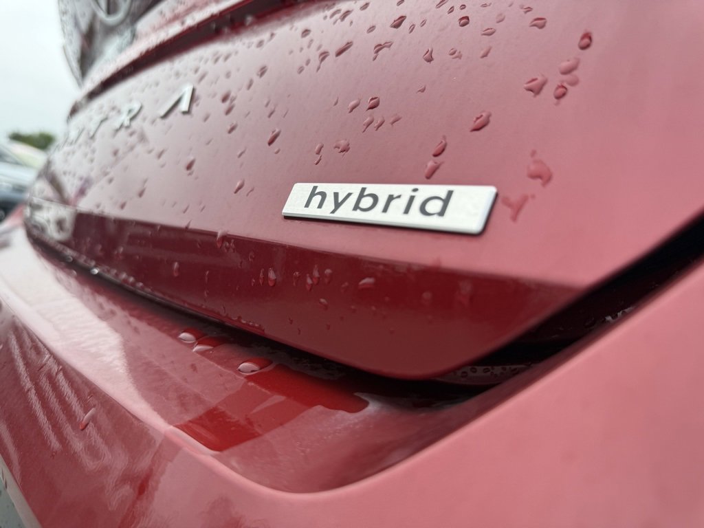 New 2025 Hyundai Elantra Limited image 10