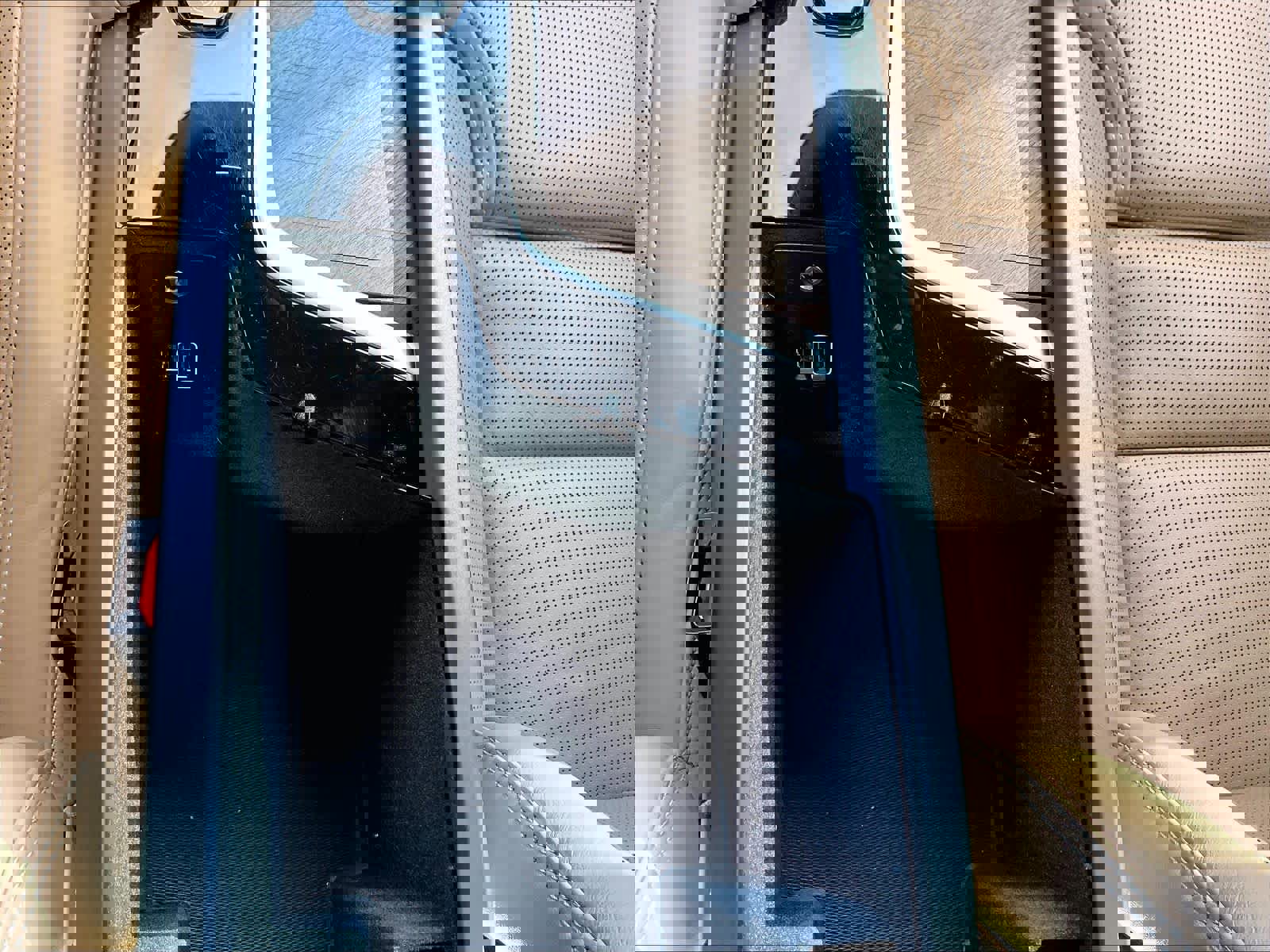 Used 2017 Volvo S90 T6 Inscription w/ Vision Package image 36