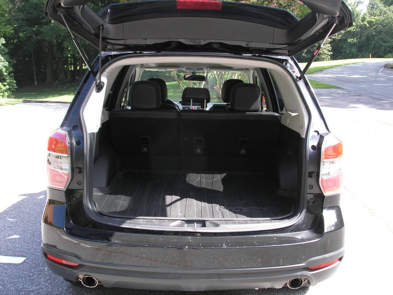 Used 2014 Subaru Forester 2.0XT Touring AWD/4WD image 6