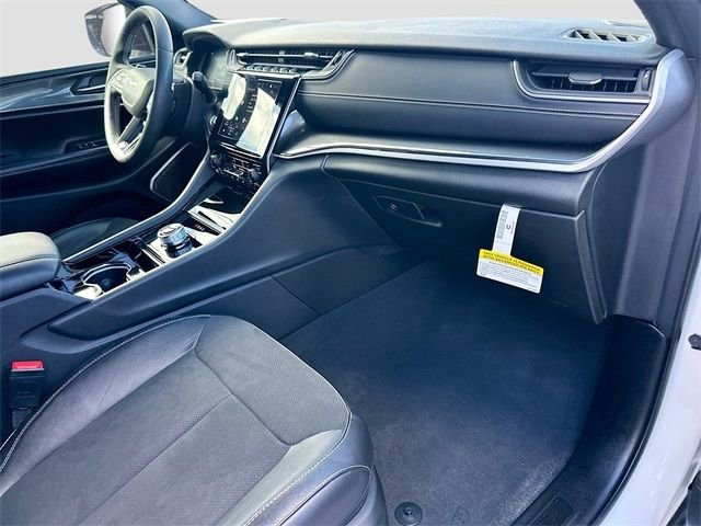 Used 2023 Jeep Grand Cherokee Altitude image 27