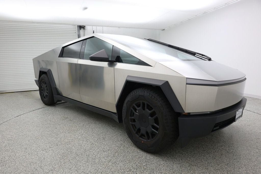 Used 2024 Tesla Cybertruck AWD Crew Cab image 3