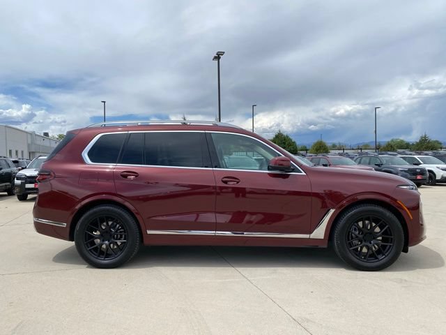 Used 2025 BMW X7 xDrive40i w/ Premium Package AWD/4WD image 6