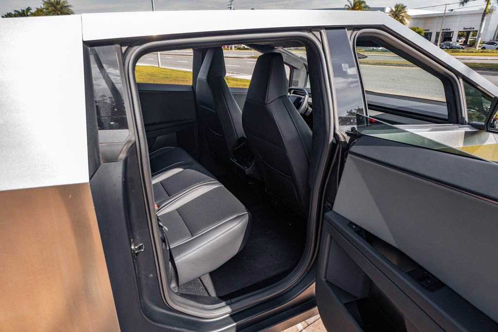 Used 2024 Tesla Cybertruck AWD Crew Cab image 37