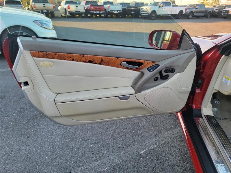 Used 2011 Mercedes-Benz SL 550 image 17