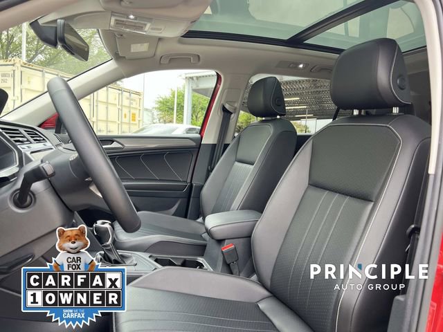Used 2022 Volkswagen Tiguan SE w/ Panoramic Sunroof Package image 15
