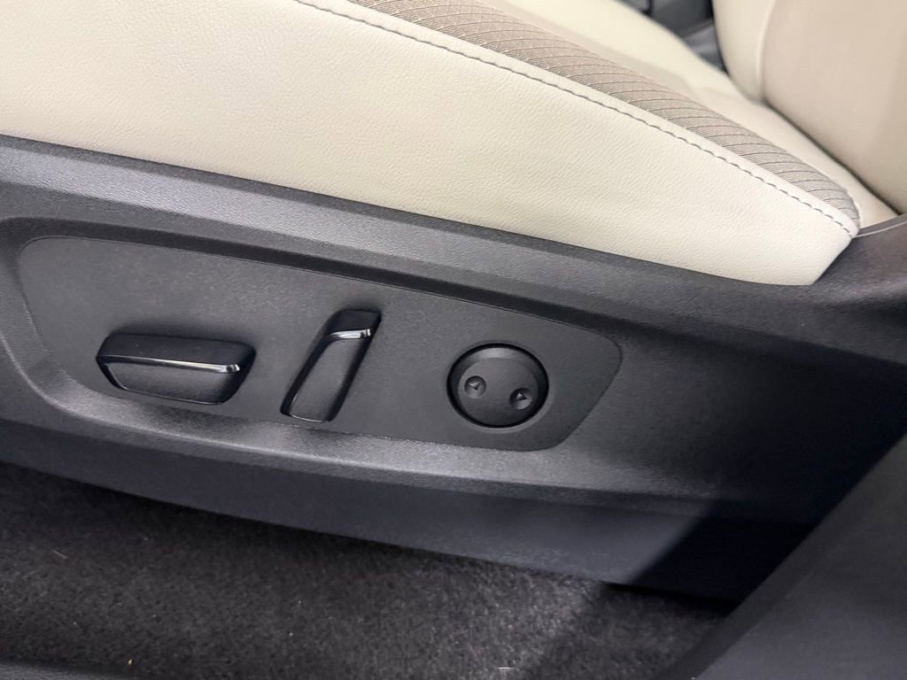 Used 2023 Nissan Pathfinder SL image 25