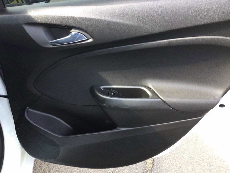 Used 2017 Chevrolet Cruze LS FWD image 15
