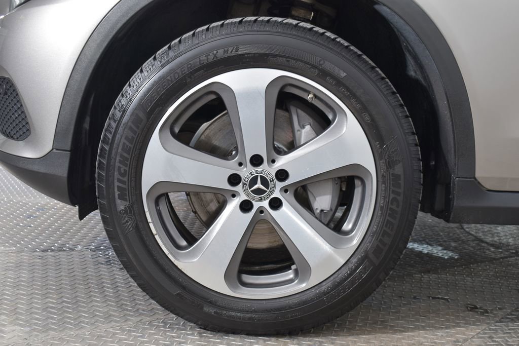 Used 2019 Mercedes-Benz GLC 300 4MATIC image 27
