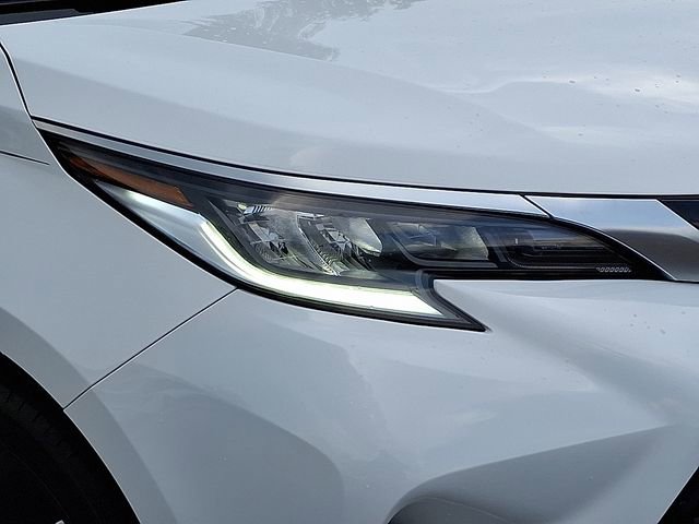 Used 2023 Toyota Sienna XSE image 11