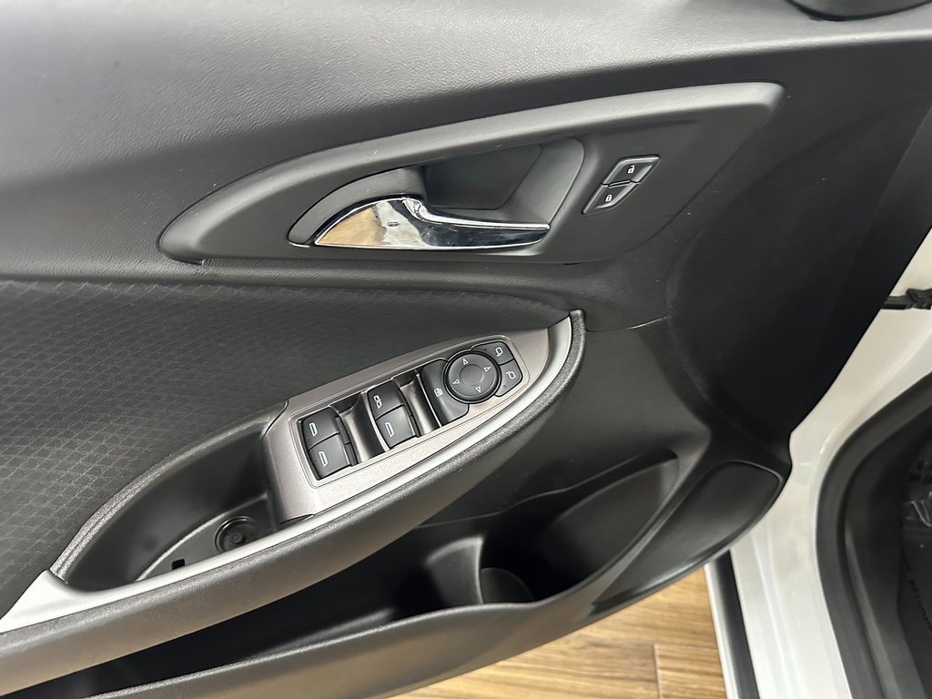 Used 2023 Chevrolet Malibu LT image 10