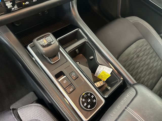 Used 2022 Nissan Pathfinder S image 21