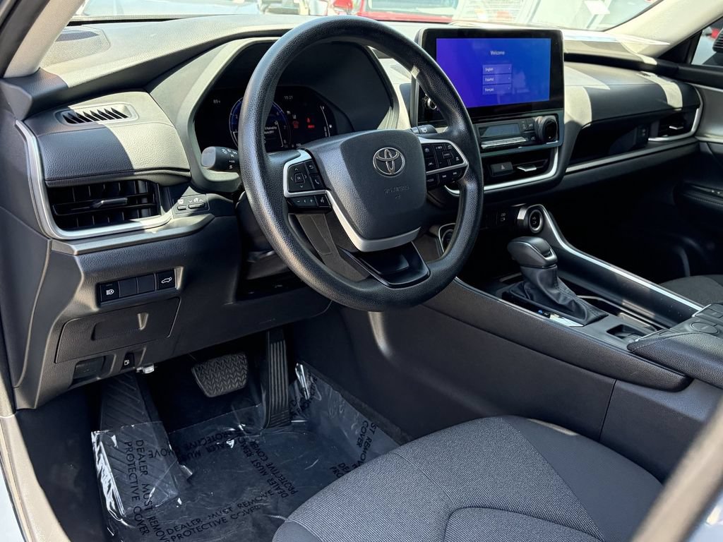 Certified 2025 Toyota Grand Highlander FWD image 22