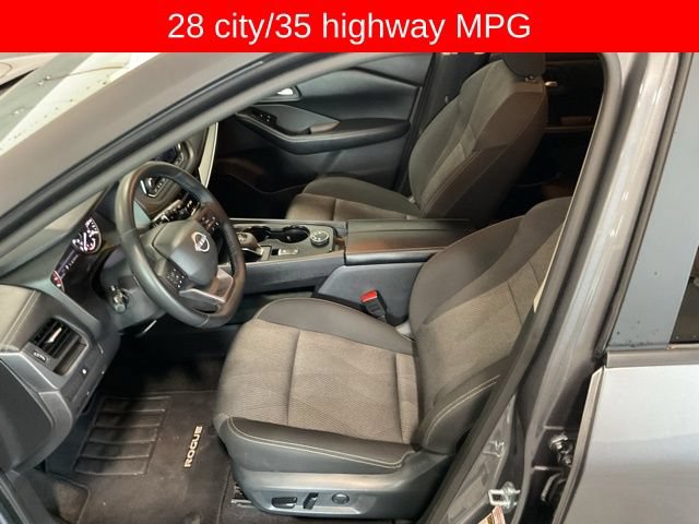 Used 2025 Nissan Rogue SV AWD/4WD image 11