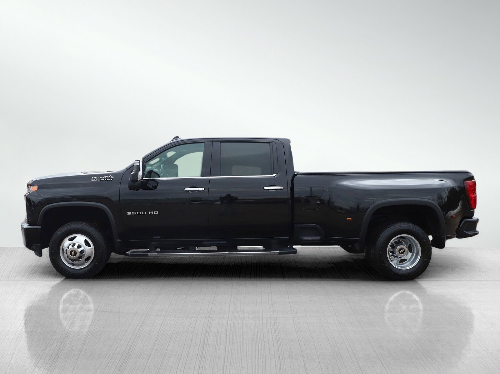 Used 2020 Chevrolet Silverado 3500 High Country w/ Snow Plow Prep/Camper Package AWD/4WD image 2