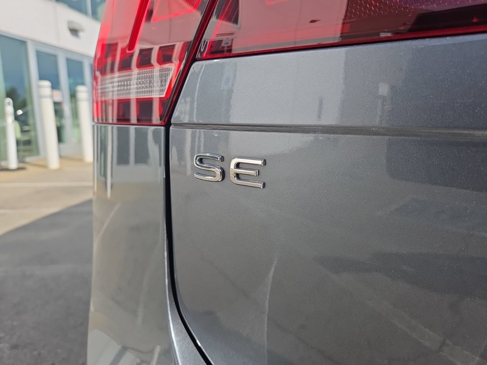 Certified 2024 Volkswagen Tiguan SE AWD/4WD image 7