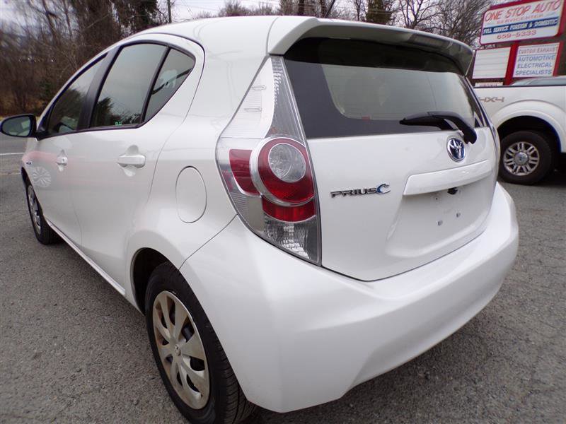 Used 2014 Toyota Prius C One image 6