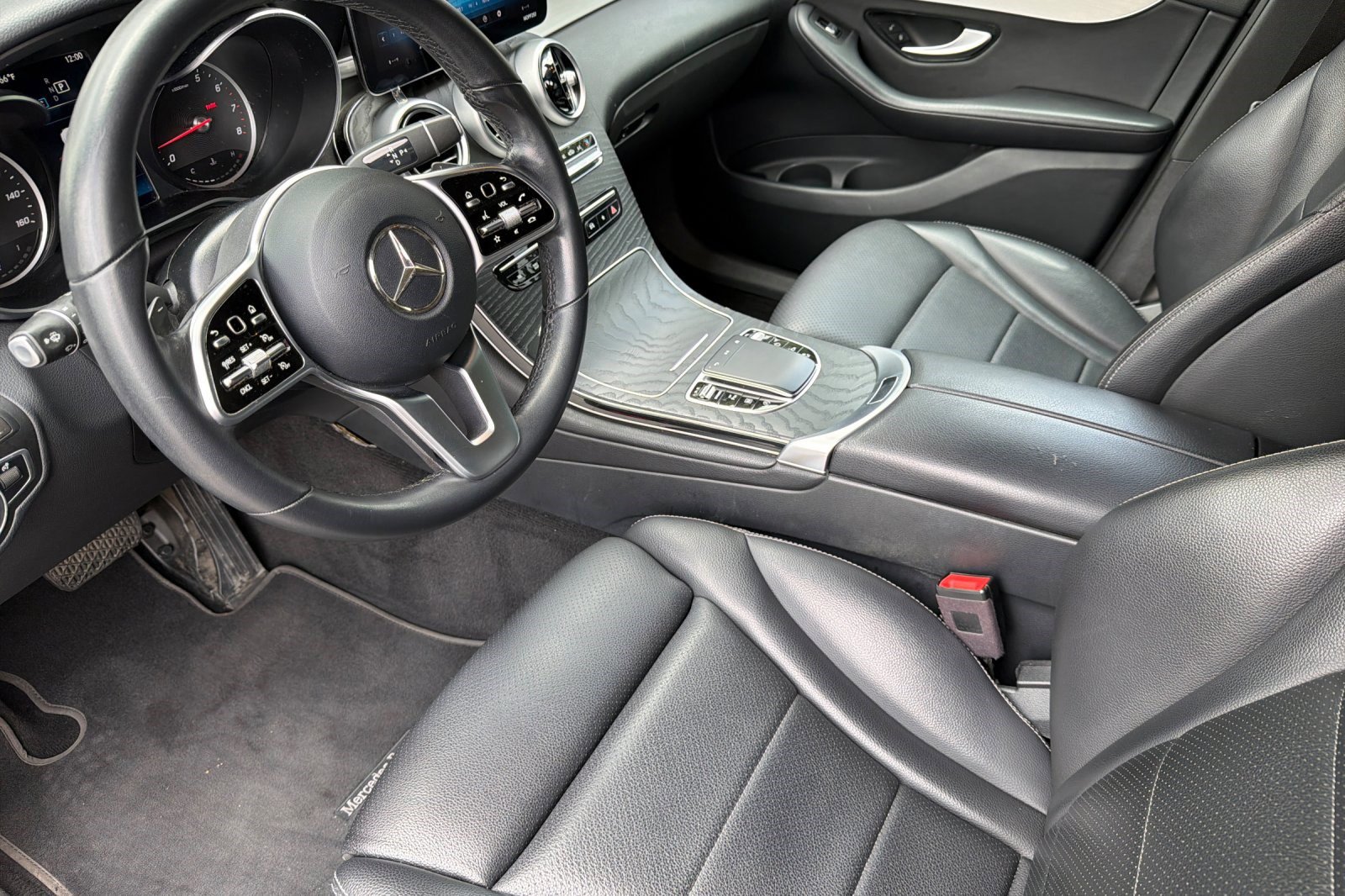 Used 2021 Mercedes-Benz GLC 300 4MATIC image 11