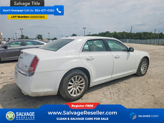 Used 2013 Chrysler 300 RWD image 4