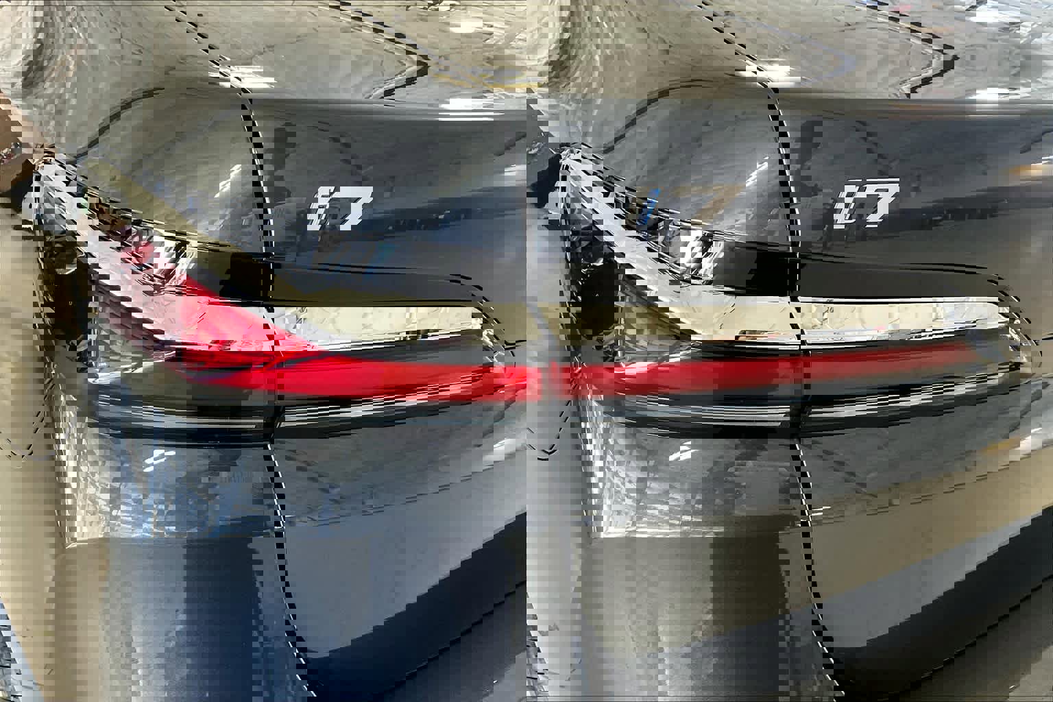 Used 2025 BMW i7 eDrive50 image 15