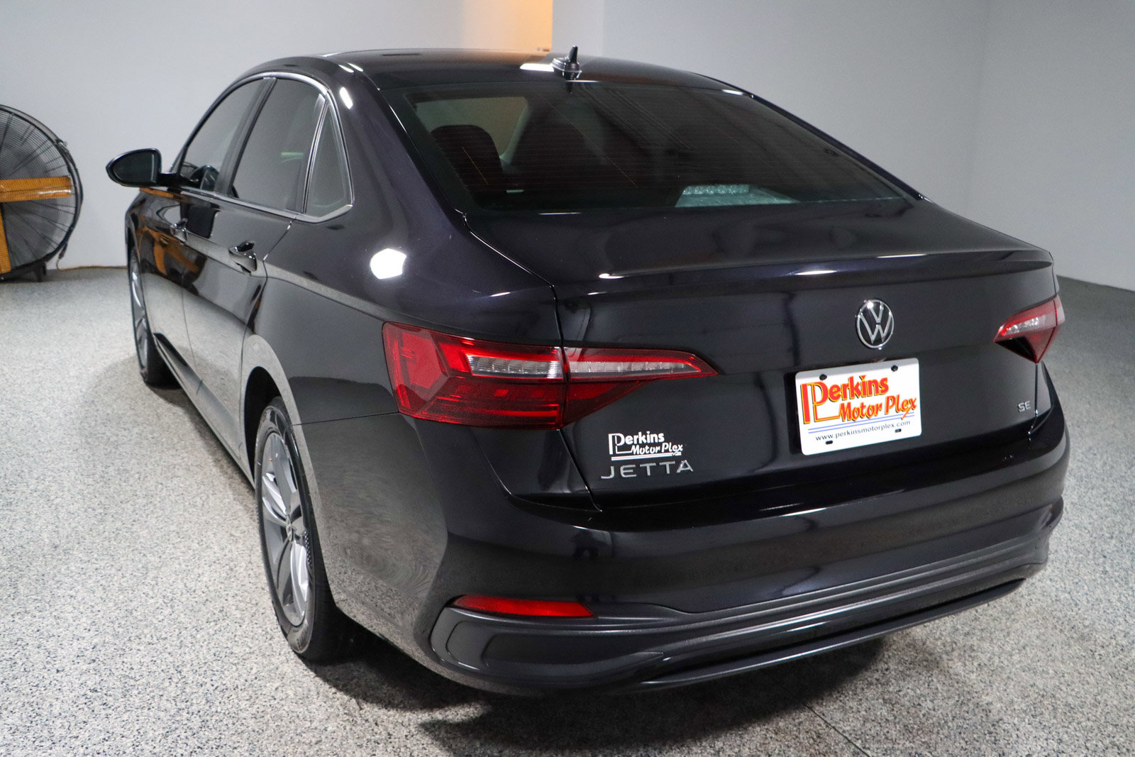 Used 2024 Volkswagen Jetta SE image 9