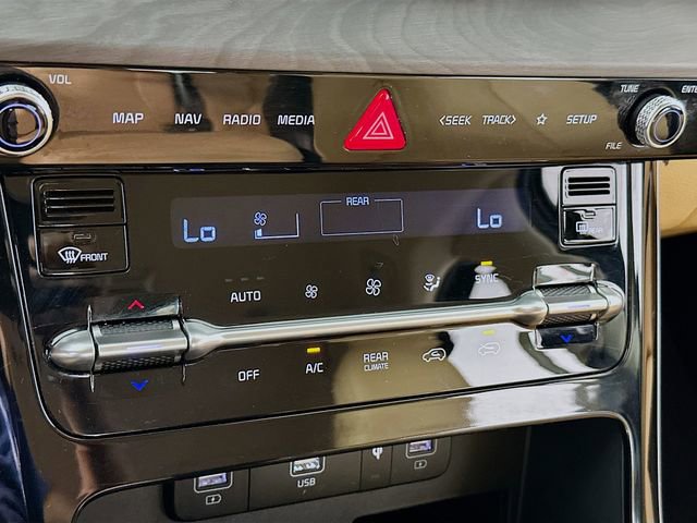 Used 2022 Kia Carnival EX FWD image 16