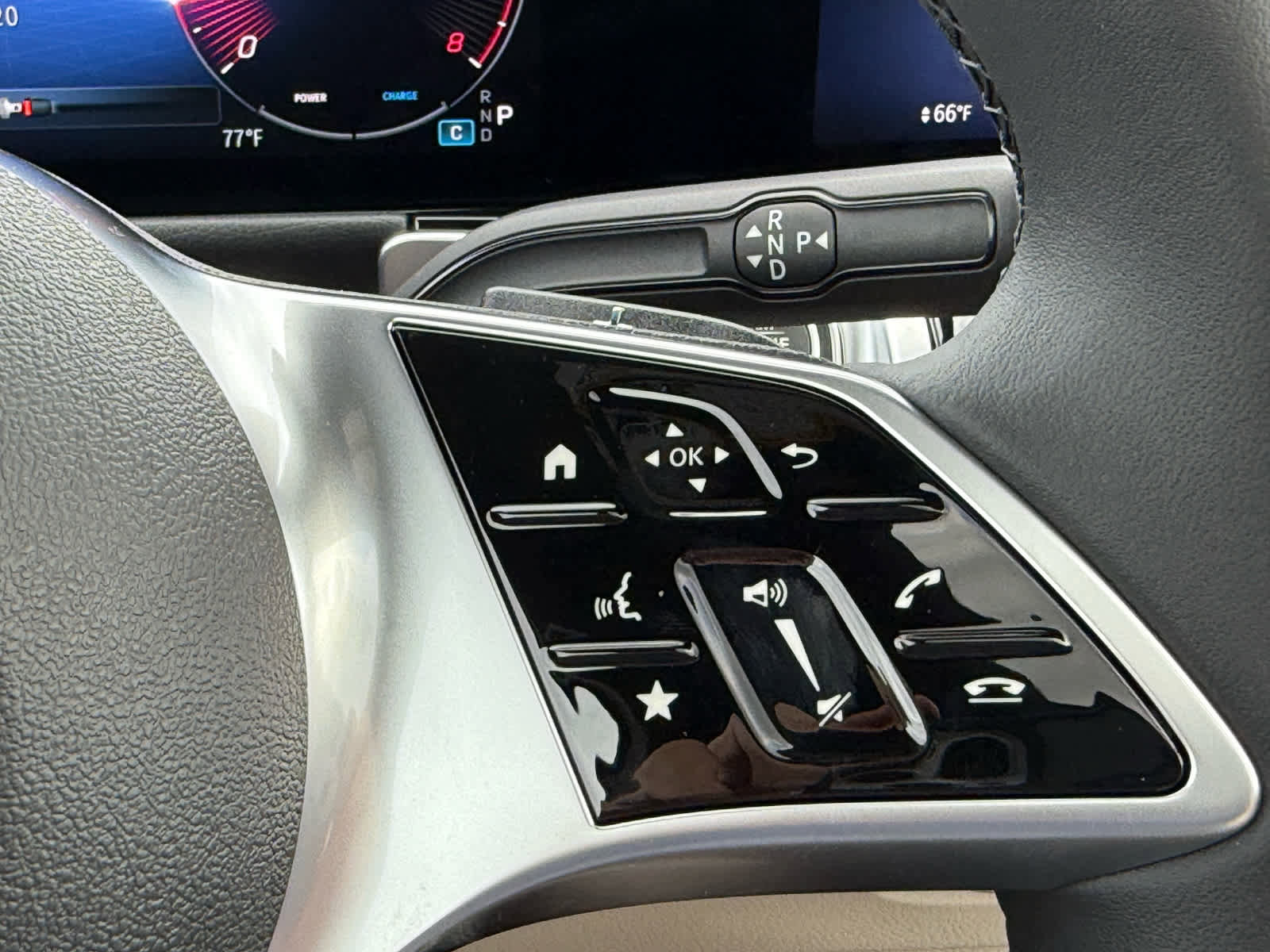 New 2026 Mercedes-Benz GLB 250 4MATIC image 21