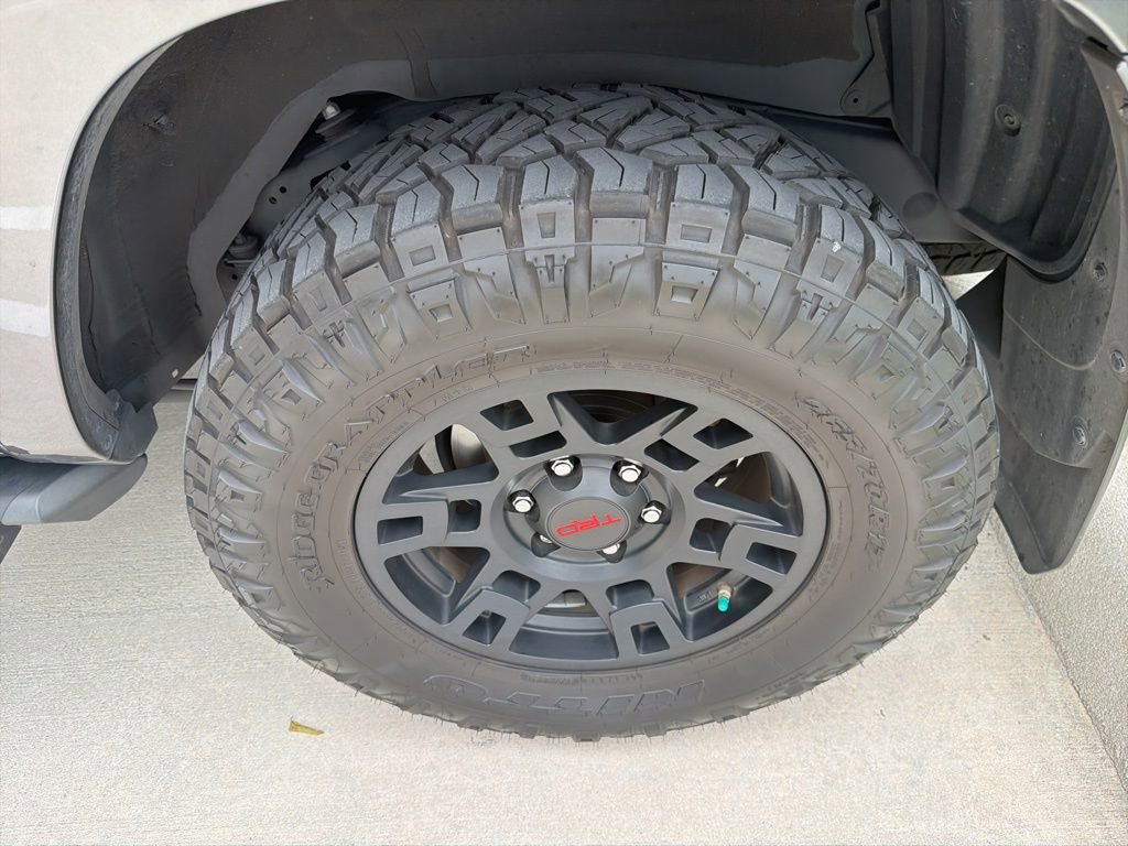 Used 2021 Toyota 4Runner SR5 Premium w/ Moonroof Package RWD image 7