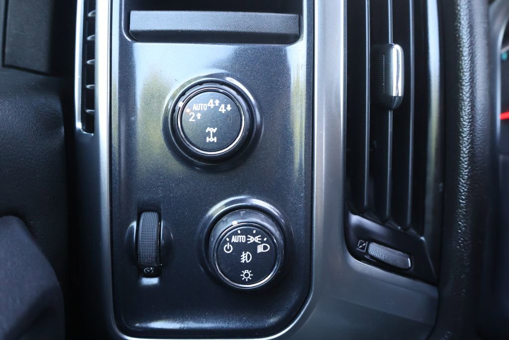 Used 2018 Chevrolet Silverado 1500 LT w/ All Star Edition AWD/4WD image 35