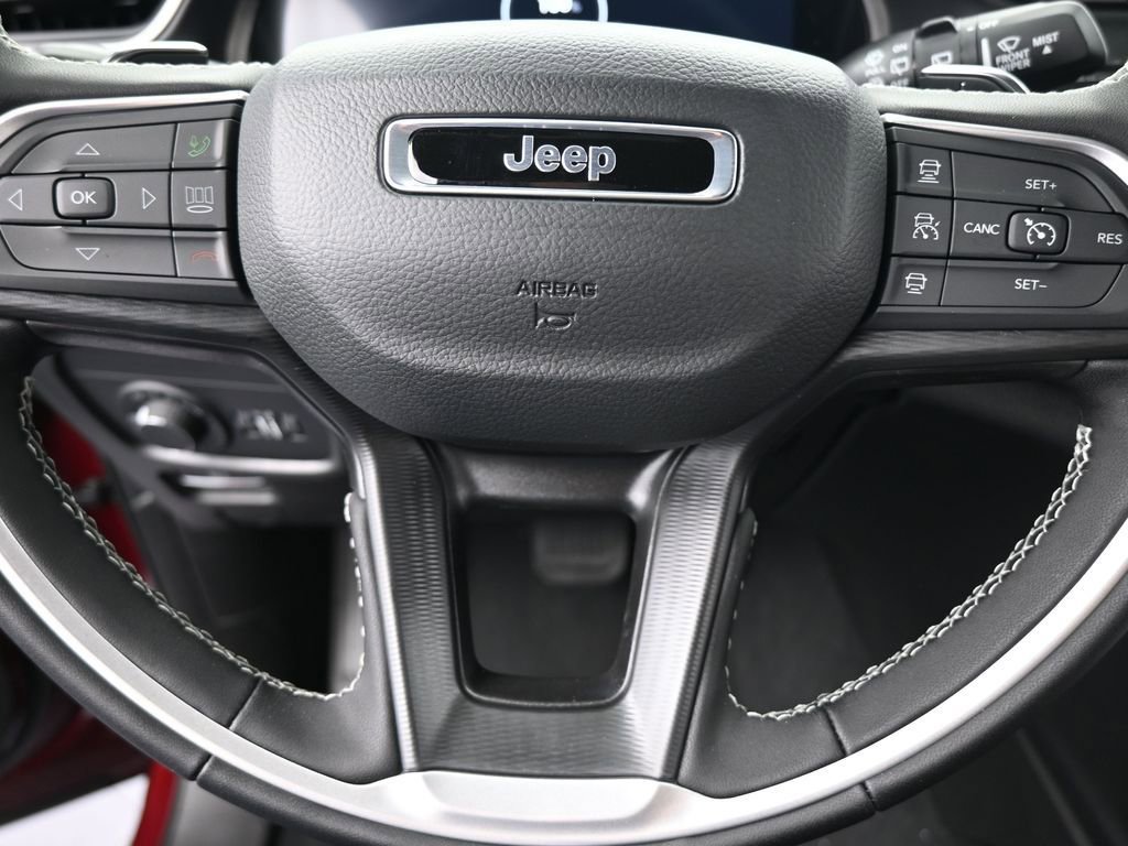 New 2025 Jeep Grand Cherokee Altitude image 25