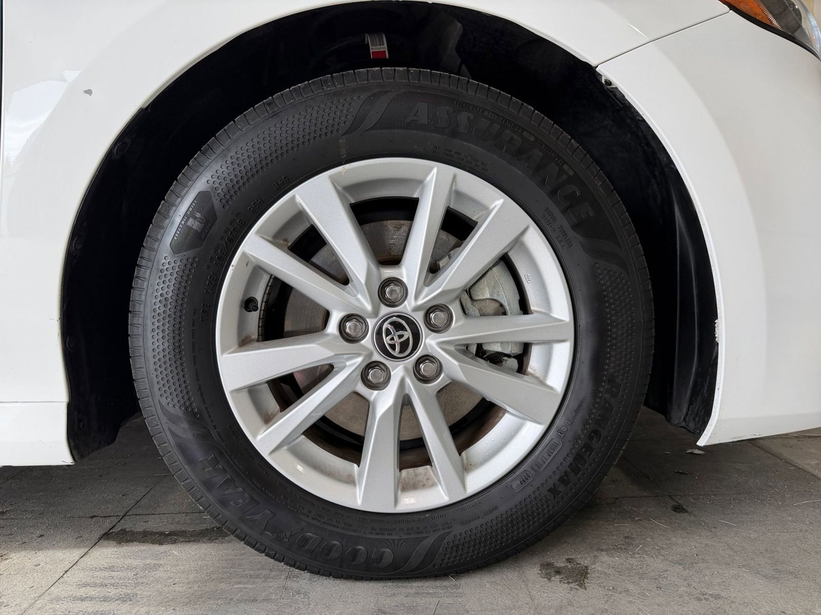 Used 2025 Toyota Camry LE image 29