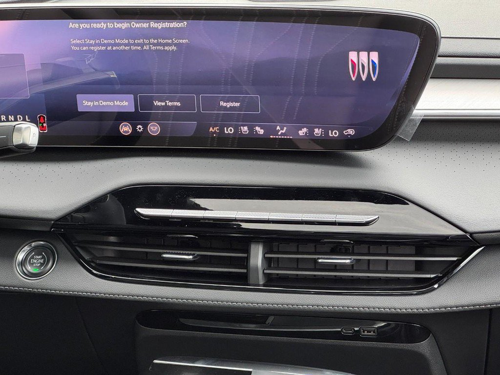 New 2027 Buick Enclave Avenir w/ LPO, Floor Liner Package AWD/4WD image 14