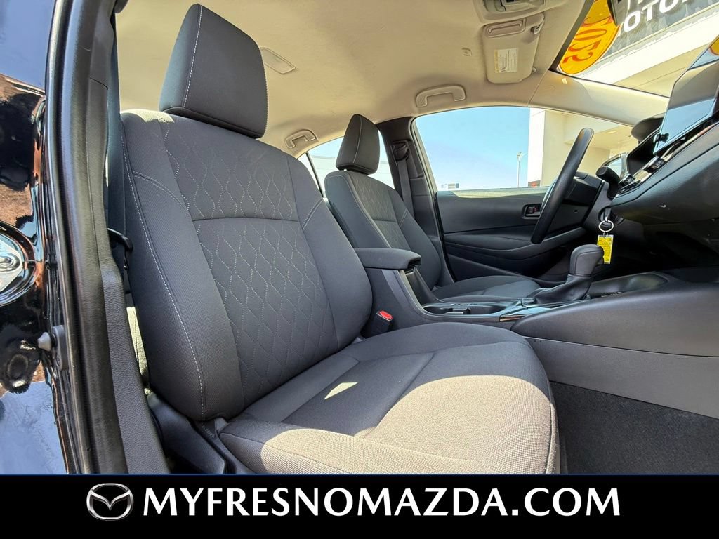 Used 2025 Toyota Corolla LE FWD image 17