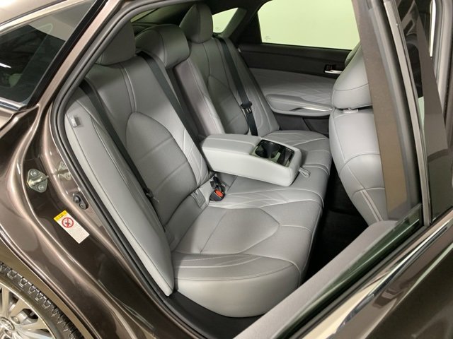Used 2019 Toyota Avalon Limited image 35